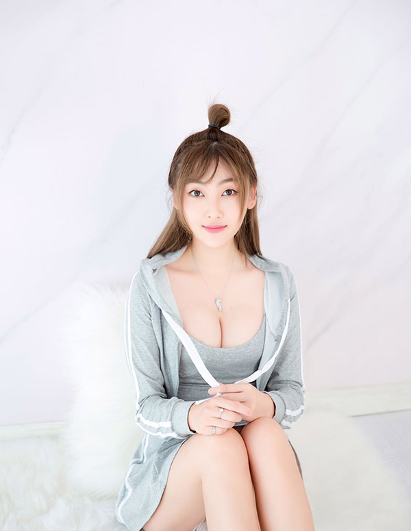波士顿外围女大学生